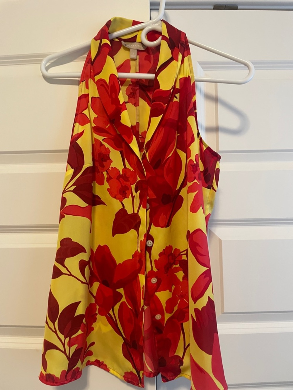 Banana Republic Yellow Sleeveless Button-Front Blouse with Red Floral Print